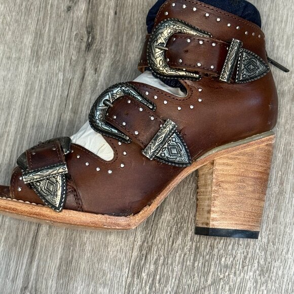 Freebird by Steven Violet Cognac Leather Buckle Sandals | Size 7 - Picture 2 of 8